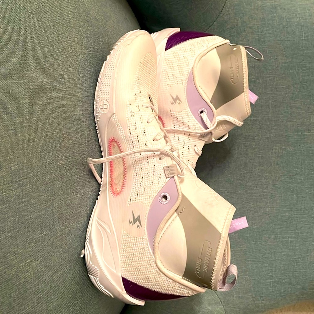 DW-808 Sneaker